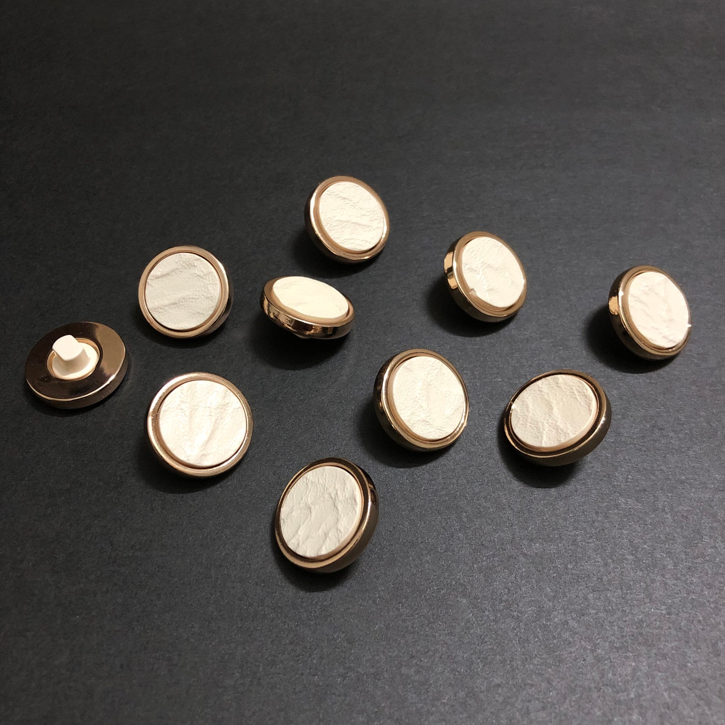 Ivory Crest Metal Shank Buttons