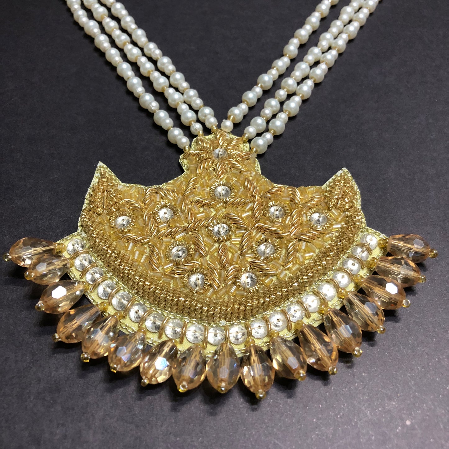 Floral Champagne and Silver Crystals with Tulip Off-white Pearls Neckate Golden Bunch