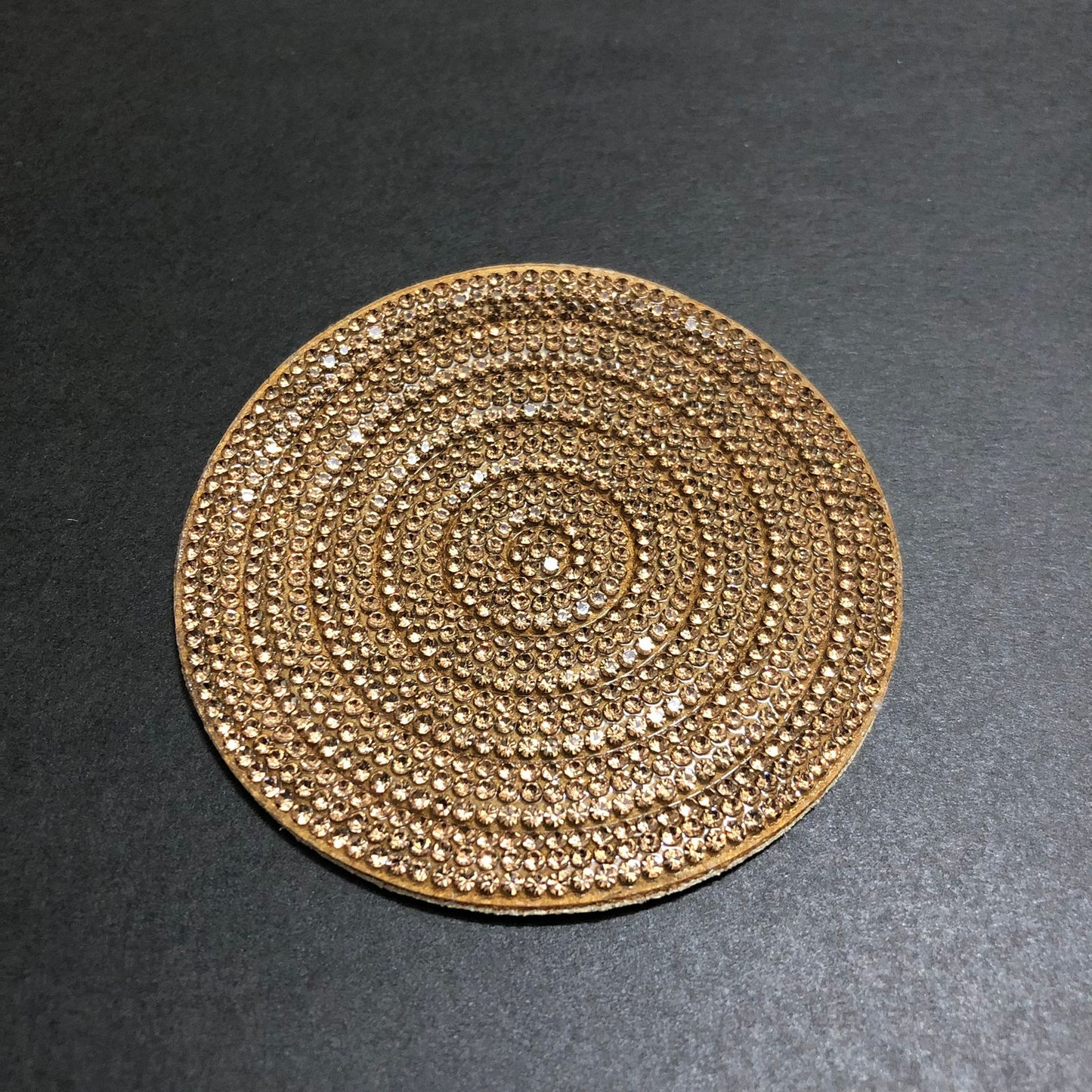 Gleamy Golden Stones 3D Shaped Golden Roundaura Bunch