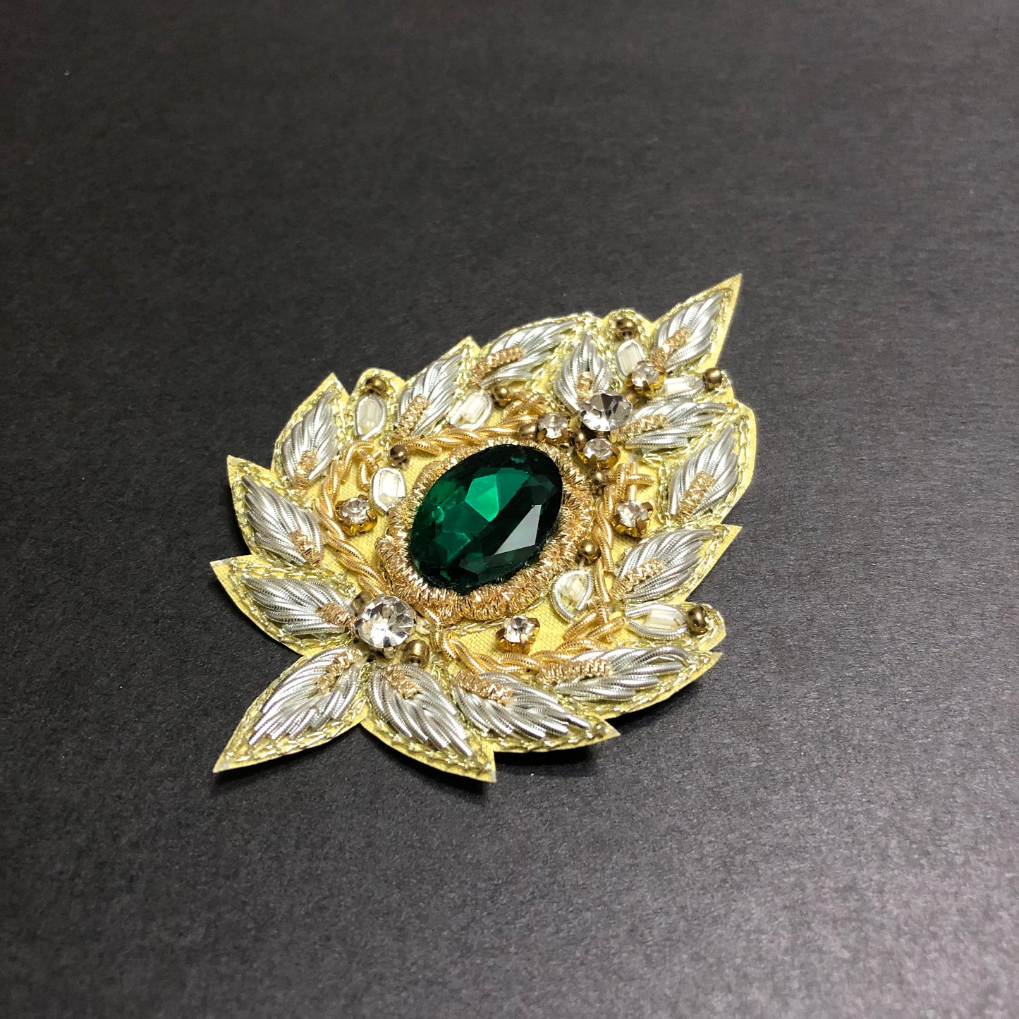 Plume Emerald Green with Silver Stones Golden Bunch