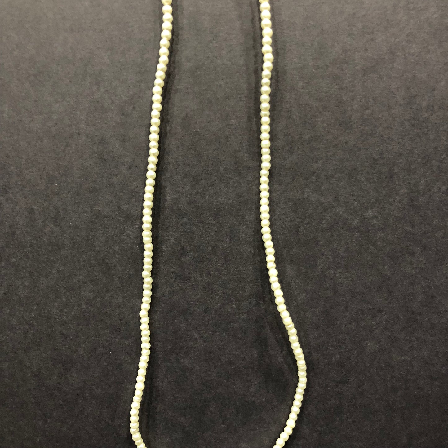 Off-white Pearly String (2.5mm)