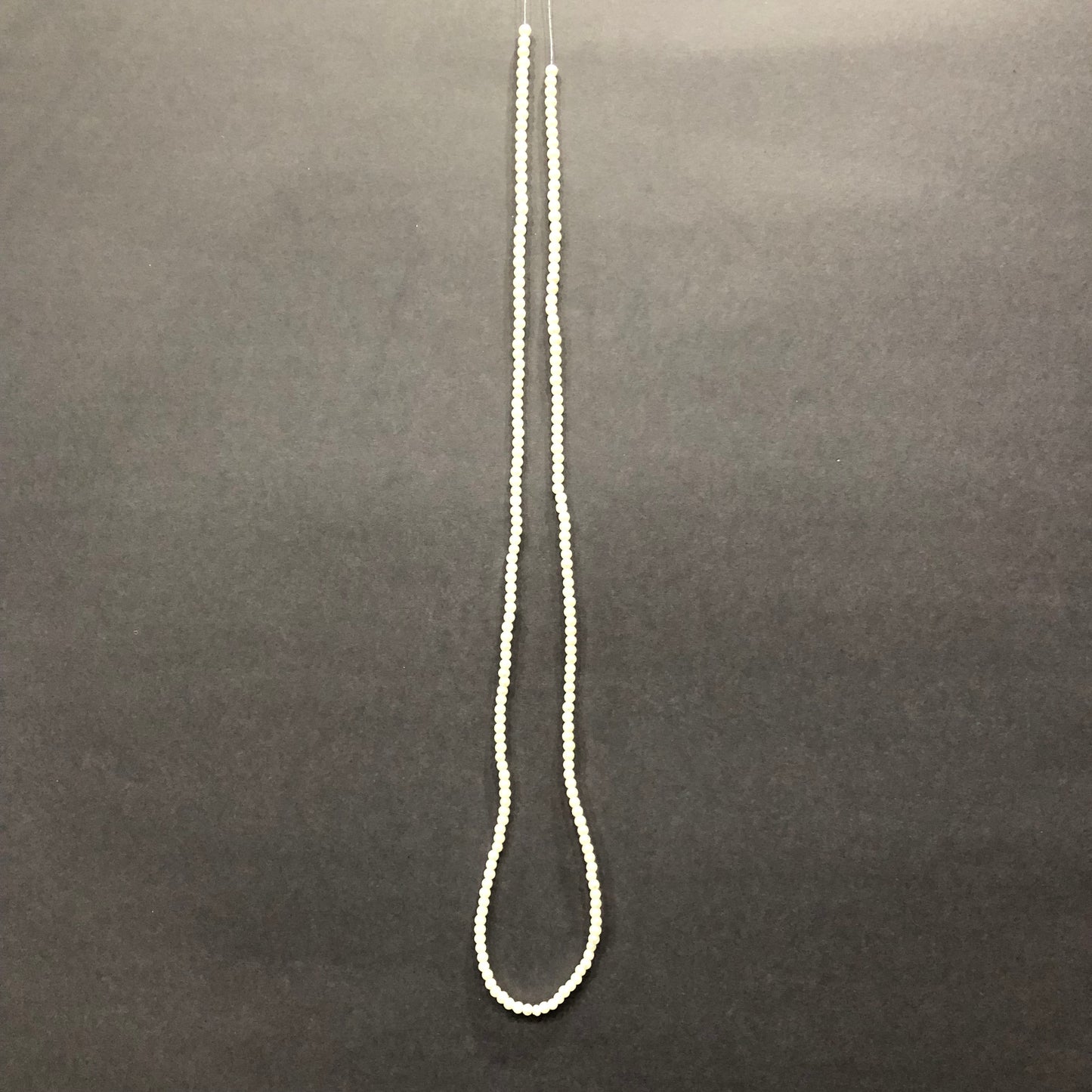 Off-white Pearly String (4mm)