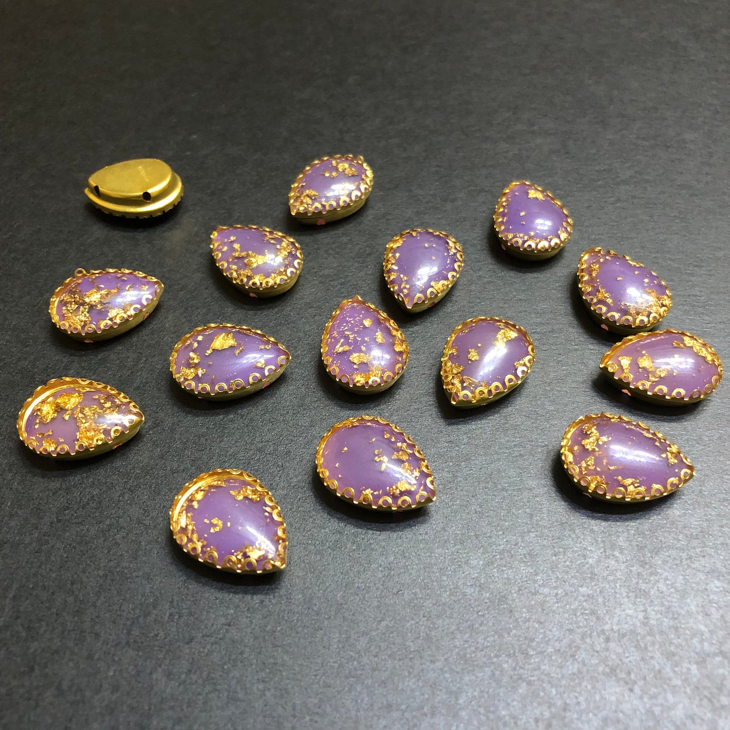 Clipy Golden Purple with Golden Texture Drop Plastic Stones