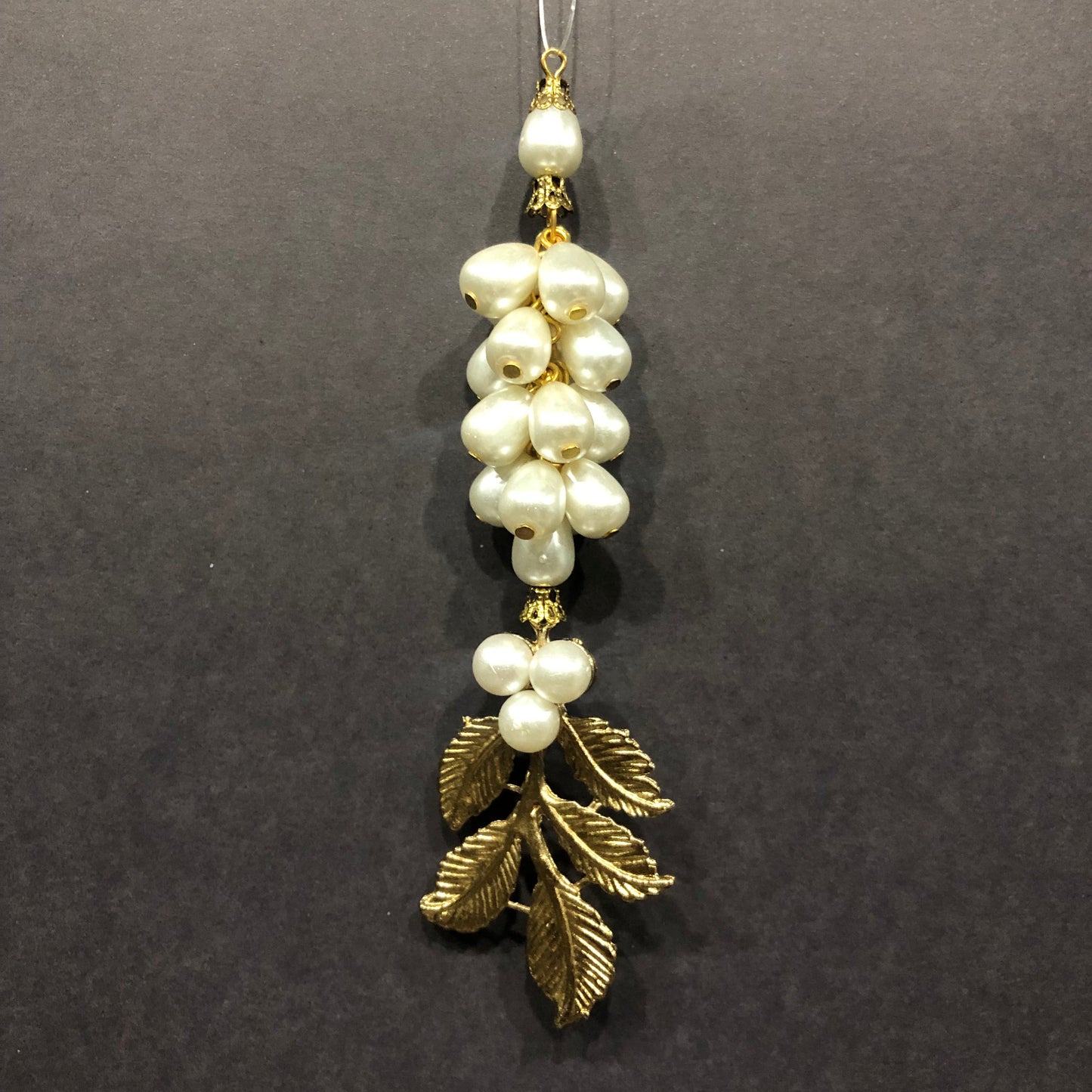 Pearly Petiole Leaves Tassel