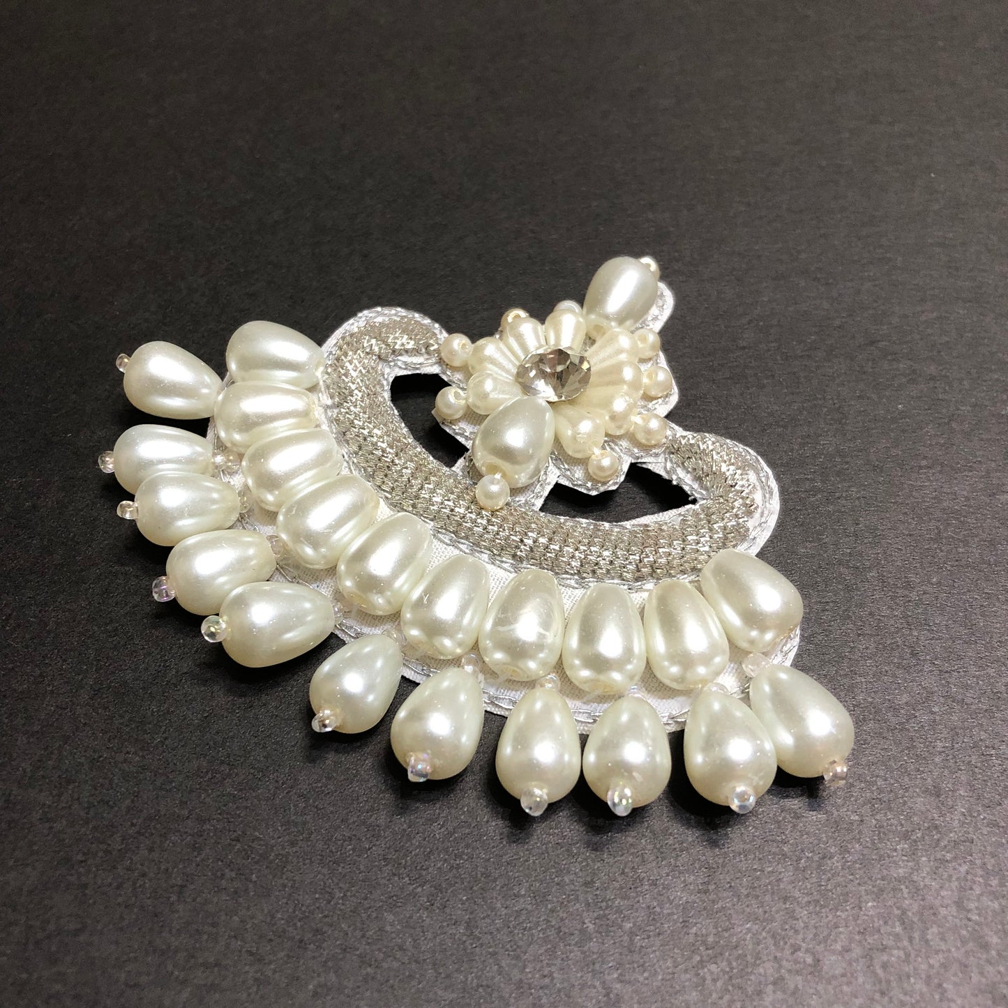 Signature Off-white Pearls Silver Motif