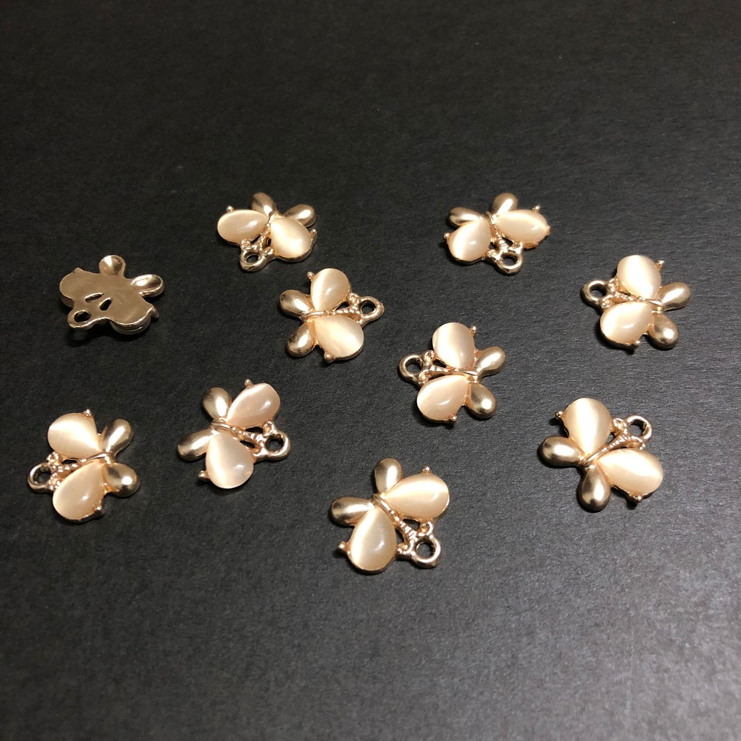 Mystic Marbly Stones Whisper Button