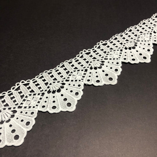 Enigma Knot Milky Off-white Lace