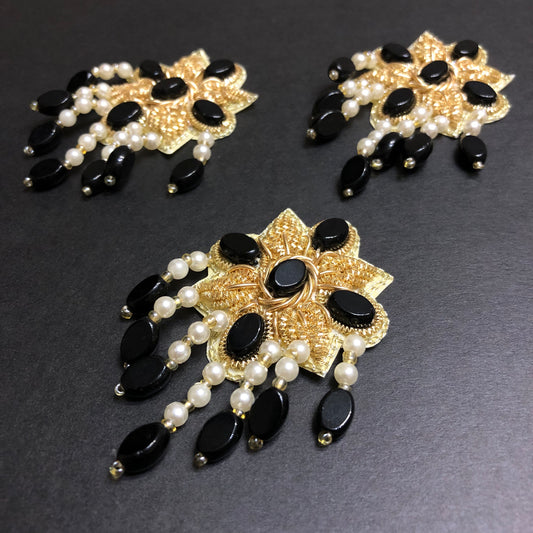 Artsy Crafty Black Hanging Bunch