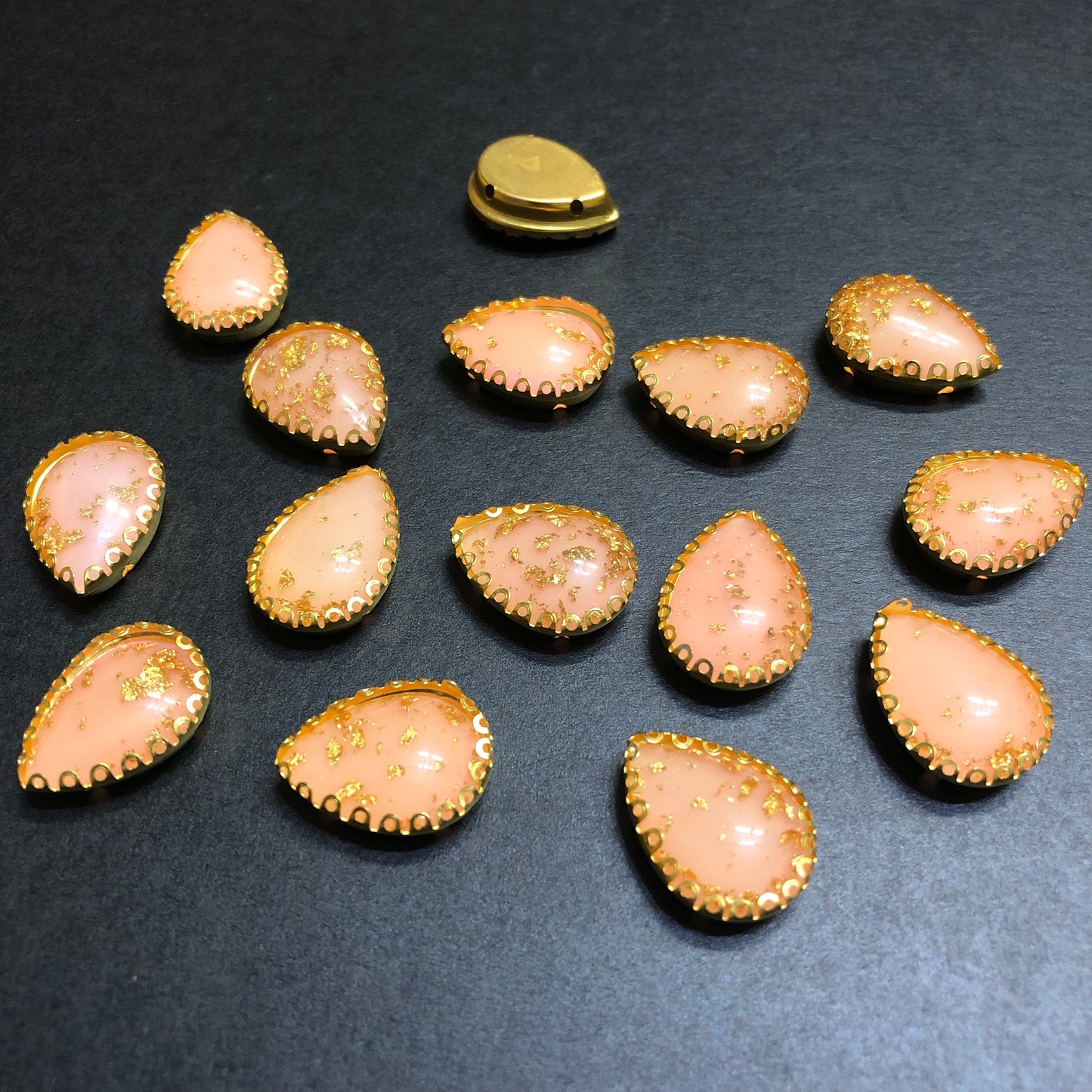 Clipy Golden Rose Golden with Golden Texture Drop Plastic Stones