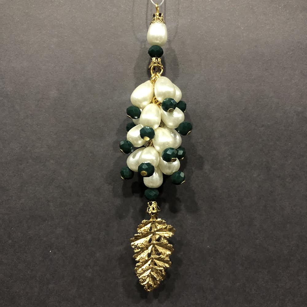 Pearly Green Oak Leaves Tassel