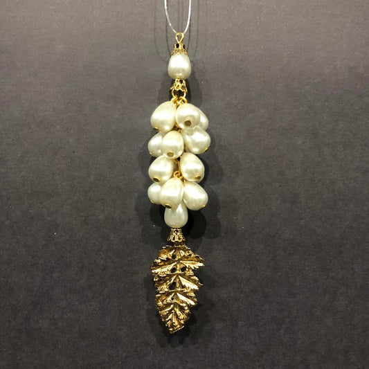 Pearly Oak Leaves Tassel