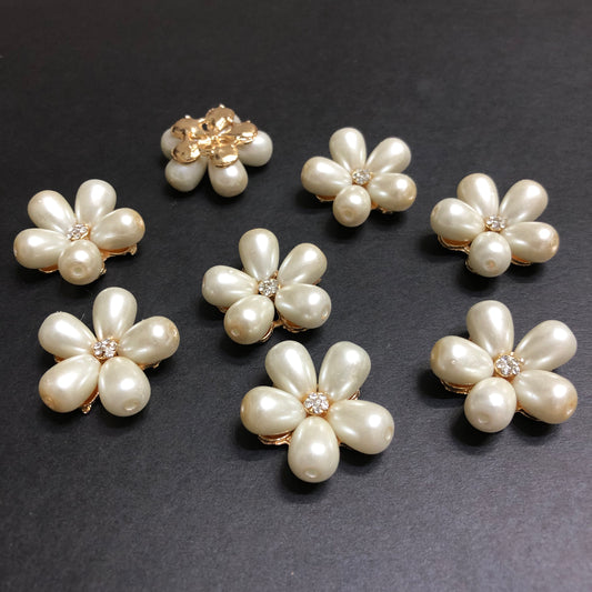 Pearl Daisy Buttons