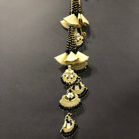 Hefty Motif Tassels Backdori