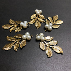 Petiole Off-white Pearls Antique Leaves