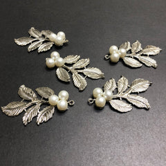 Petiole Off-white Pearls Silver Leaves