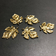 Maple Antique Leaves